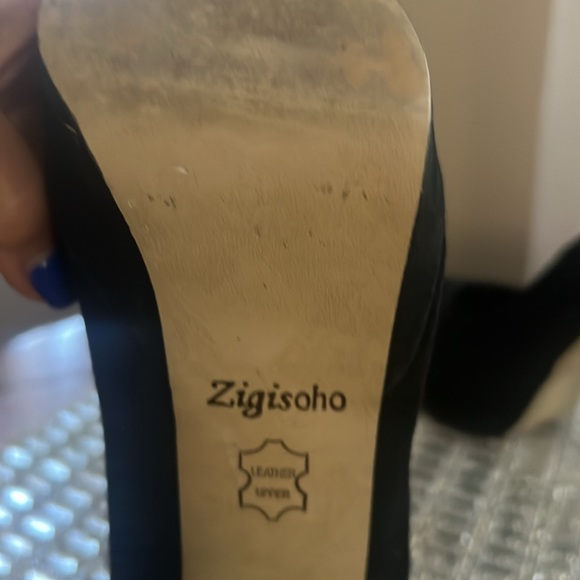 Black suede platforms - Picture 3 of 3